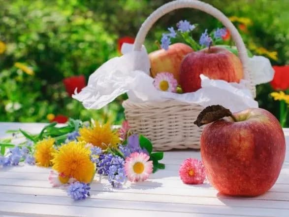 sogodni-vidznachayut-yabluneviy-spas