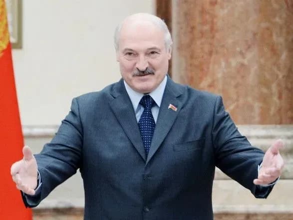 lukashenko-zayaviv-scho-zelenskiy-zvernuvsya-do-nogo-za-pidtrimkoyu