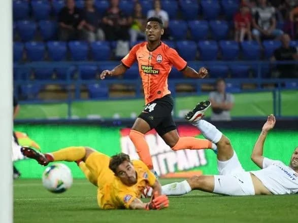 dubl-tete-dopomig-shakhtaryu-rozgromiti-mariupol