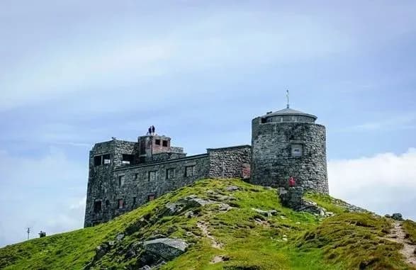 na-gori-pip-ivan-vandali-poshkodili-obladnannya-observatoriyi