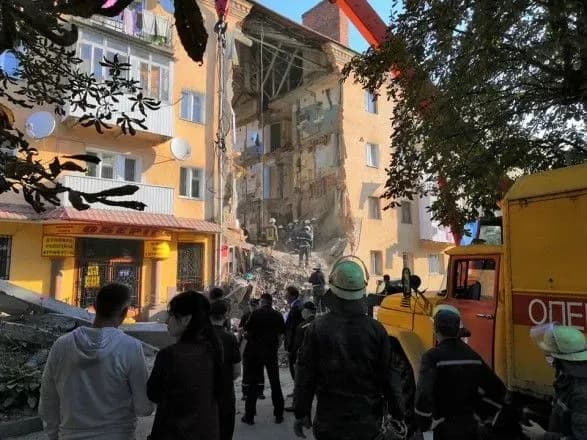 u-drogobichi-organizuvali-komisiyu-z-rozselennya-meshkantsiv-obvalenogo-budinku