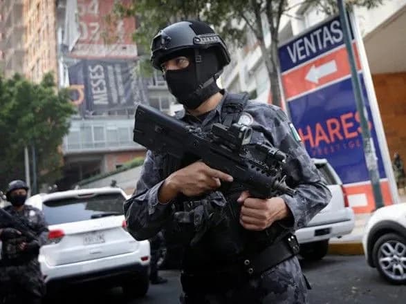 vnaslidok-napadu-na-bar-v-meksitsi-zaginulo-28-osib