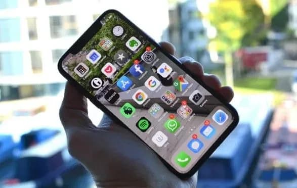 v-google-povidomili-scho-khakeri-rokami-slidkuvali-za-koristuvachami-cherez-iphone