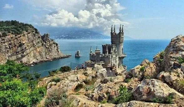 rf-zasudili-59-meshkantsiv-krimu-za-vidmovu-prokhoditi-strokovu-sluzhbu