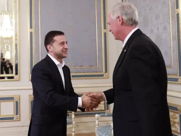 v-ofisi-prezidenta-povidomili-podrobitsi-zustrichi-zelenskogo-z-senatorami-ssha