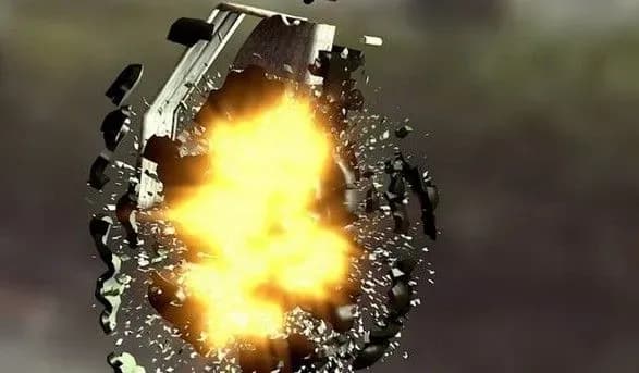 na-podviryi-budinku-u-donetskiy-oblasti-vibukhnula-granata