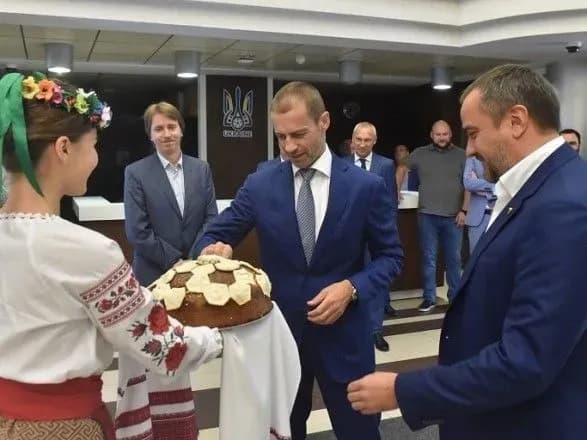 zaproponuvav-cheferinu-provesti-chempionat-yevropi-sered-veteraniv-pid-egidoyu-uyefa-demyanenko