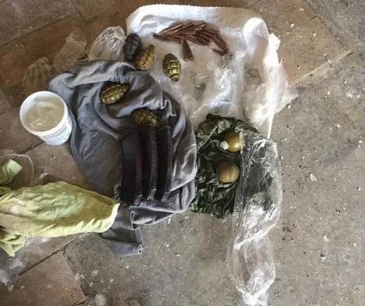 sbu-zatrimala-cholovika-za-vidachu-boyovikam-lnr-rozviduvalnikh-danikh