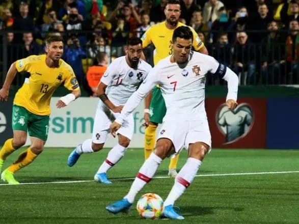 poker-ronaldu-prinis-portugaliyi-drugu-pospil-peremogu-u-vidbori-na-yevro-2020