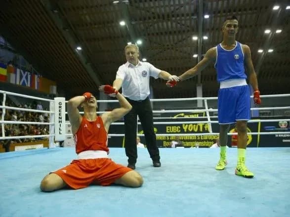 chetvero-ukrayintsiv-probilisya-u-final-molodizhnogo-chye-z-boksu