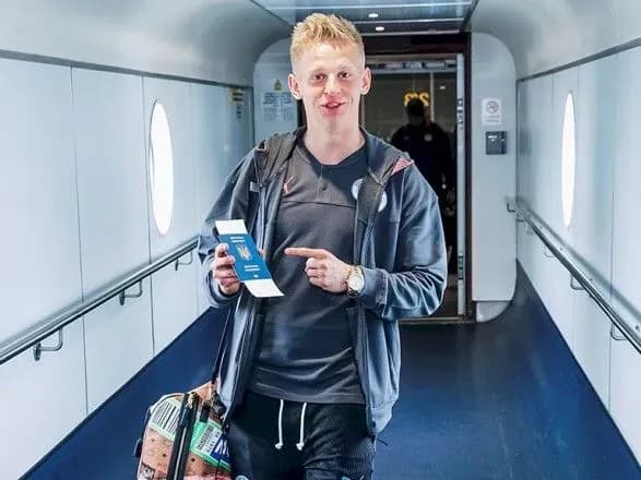 zinchenko-u-skladi-manchester-siti-pribuv-u-kharkiv-na-gru-z-shakhtarem