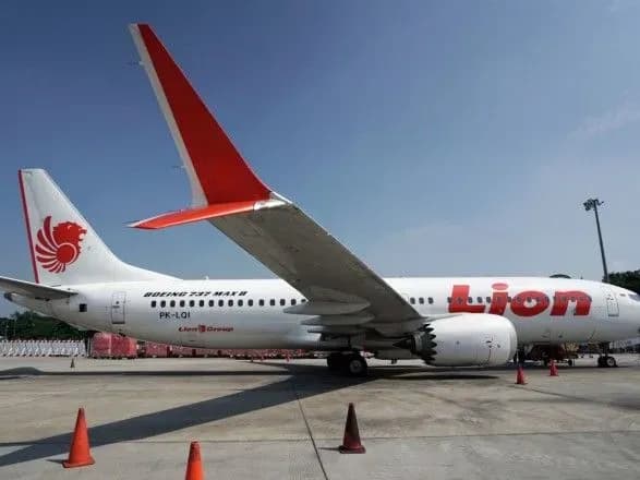 khakeri-vikrali-dani-35-mln-kliyentiv-indoneziyskoyi-aviakompaniyi-lion-air