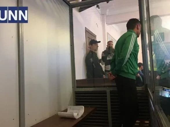 minera-stolichnogo-mostu-metro-khochut-vzyati-na-poruki-tri-lyudini