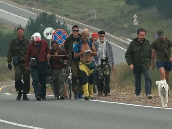 rosiya-uchasnika-zagonu-shamana-yakiy-yshov-viganyati-putina-deportuvali-do-kazakhstanu