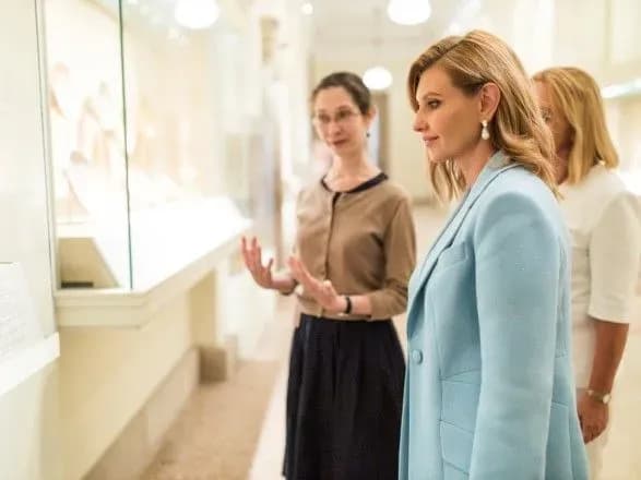 audio-ekskursiyi-ukrayinskoyu-olena-zelenska-anonsuvala-mizhnarodniy-proekt