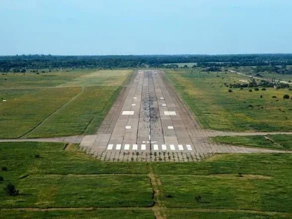 u-zaporizhzhi-ne-pidtverdilos-povidomlennya-pro-minuvannya-aeroportu-ta-gotelyu