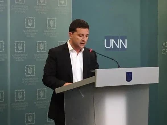 zelenskiy-zayaviv-scho-u-minsku-domovilis-pro-rozvedennya-viysk-u-petrivskomu-i-zolotomu-1