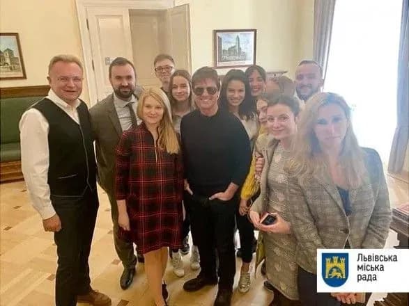 charivne-misto-i-charivni-lyudi-tom-kruz-pribuv-do-lvova