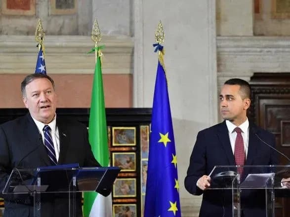 pompeo-pidtverdiv-scho-buv-prisutnim-pri-rozmovi-trampa-ta-zelenskogo