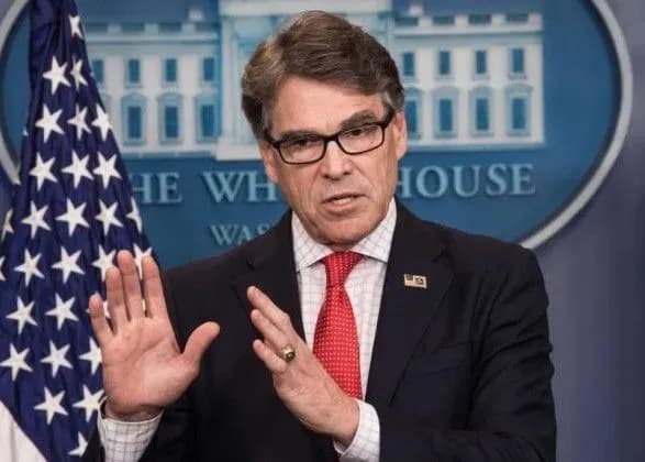 perri-sprostuvav-informatsiyu-pro-vidstavku-na-tli-skandalu-z-ukrayinoyu