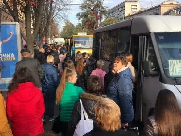 dnipro-poterpaye-vid-transportnogo-kolapsu