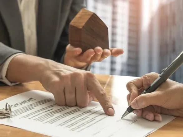 notariusam-zbirayutsya-pidvischiti-shtrafi-za-nezakonnu-reyestratsiyu-nerukhomosti