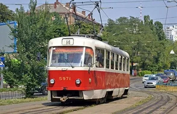 u-kiyevi-tramvayi-no14-ta-16-pratsyuvatimut-tri-dni-za-skorochenim-rezhimom-cherez-remont