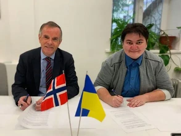 vidimist-dlya-lgbti-norvegiya-dopomozhe-ukrayini-vprovadzhuvati-mistsevi-prayd-initsiativi
