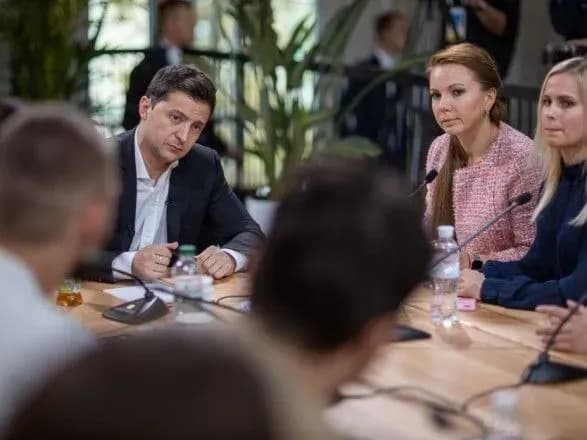 zelenskiy-gotuyetsya-viddati-mayno-dus-na-privatizatsiyu-okrim-rezidentsiyi-prezidenta