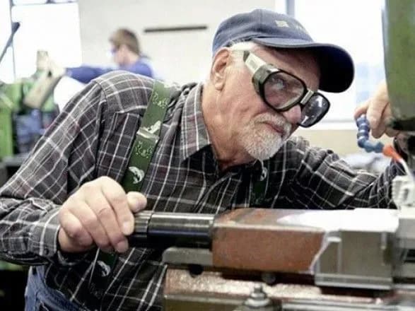 stalo-vidomo-skilki-v-ukrayini-pratsyuyuchikh-pensioneriv