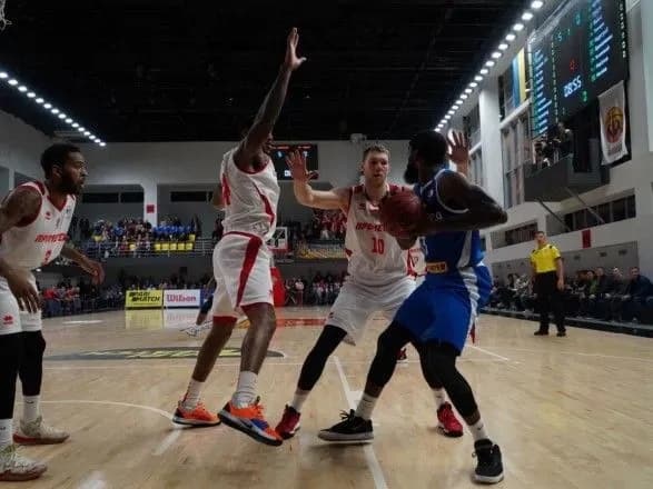 dva-overtaymi-dozvolili-prometeyu-zalishitis-neperemozhnim-v-superlizi