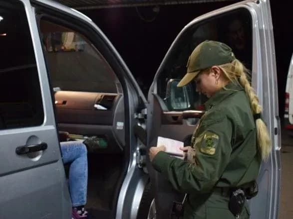 gromadyanin-rosiyi-na-kordoni-poprosiv-politichnogo-pritulku-v-ukrayini