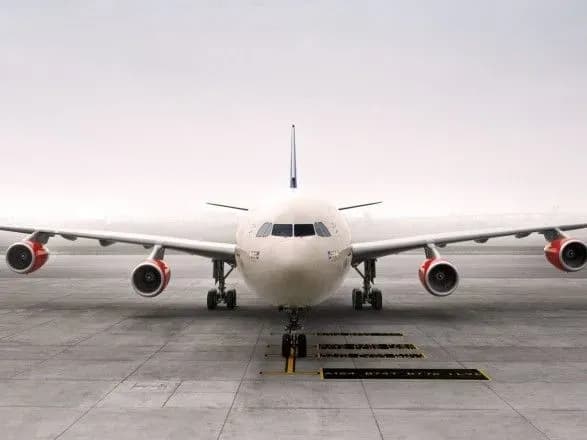 v-aeroportu-lvova-cherez-tuman-ne-zmogli-sisti-dva-litaki