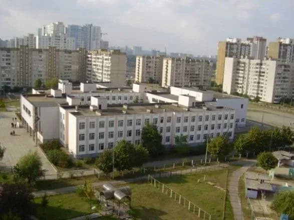 u-kiyevi-uchen-litseyu-zakhvoriv-na-difteriyu