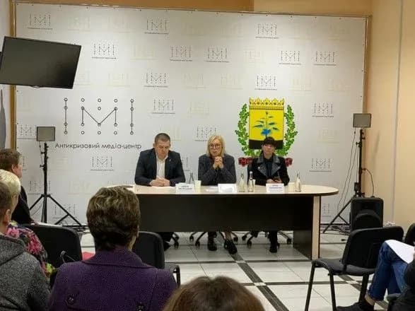 denisova-na-donechinni-obgovorila-problemu-viplat-pensiy-gromadyanam-z-chisla-vpo