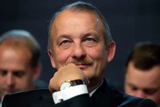 v-kabmini-sprostuvali-priznachennya-gromadyanina-rf-radnikom-goncharuka