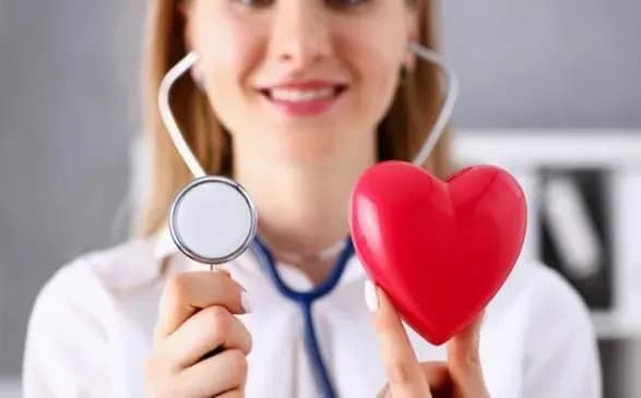 medik-rozpoviv-pro-oznaki-ta-pershu-dopomogu-pri-insulti