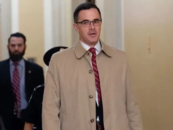 radnik-z-bilogo-domu-dav-svidchennya-u-kongresi-schodo-rozmovi-trampa-iz-zelenskim