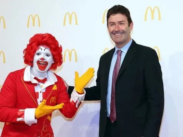 glava-mcdonalds-pishov-u-vidstavku-cherez-sluzhboviy-roman
