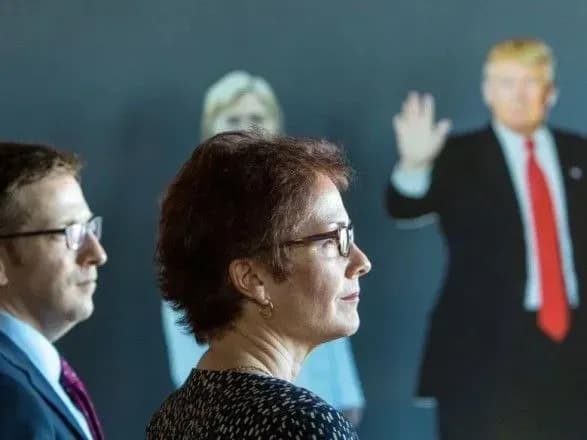 tramp-zayaviv-scho-ne-znaye-yovanovich-i-vvazhaye-zelenskogo-ne-yiyi-shanuvalnikom-the-hill