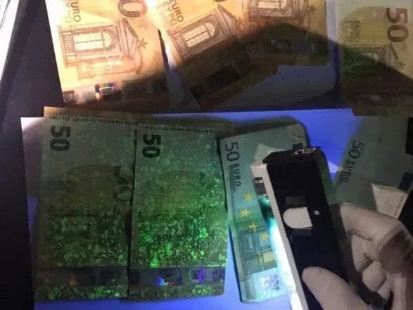 na-bukovini-vikrili-koruptsiynu-skhemu-mitnogo-oformlennya-yevroblyakh-nazvano-zbitki