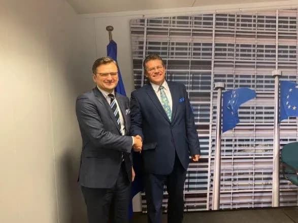 kuleba-obgovoriv-z-shefchovichem-energetichne-zakonodavstvo-ta-gazogin-kremlya