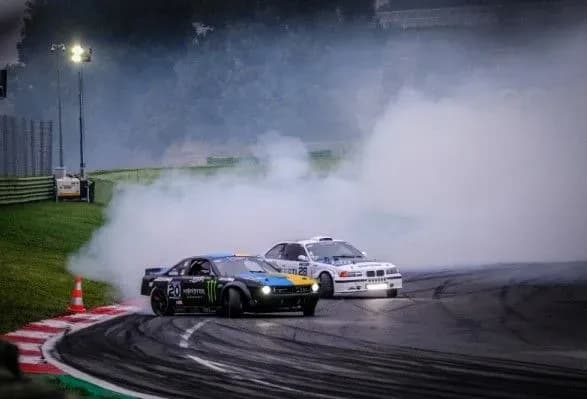 ukrayinets-stav-triumfatorom-pershikh-vsesvitnikh-avtosportivnikh-igor