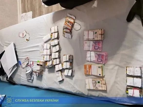 sbu-viyavila-skhemu-iz-nezakonnim-narakhuvannyam-sotsviplat-dlya-meshkantsiv-ordlo-ta-boyovikiv