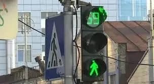 u-kiyevi-dlya-lyudey-z-invalidnistyu-obladnano-trokhi-bilshe-10-vid-usikh-svitloforiv