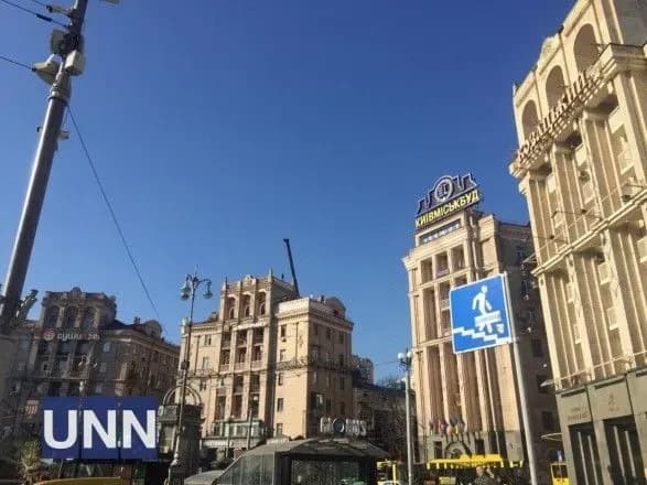 u-kiyevi-znovu-zupinili-nezakonne-budivnitstvo-na-dakhu-budinku-na-maydani