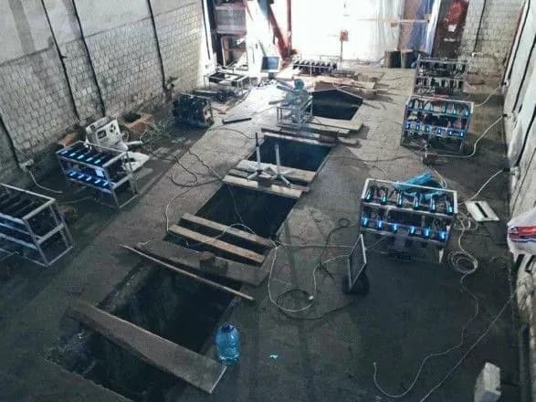 u-primischenni-ukrzaliznitsi-posadovtsi-organizuvali-mayningovu-fermu