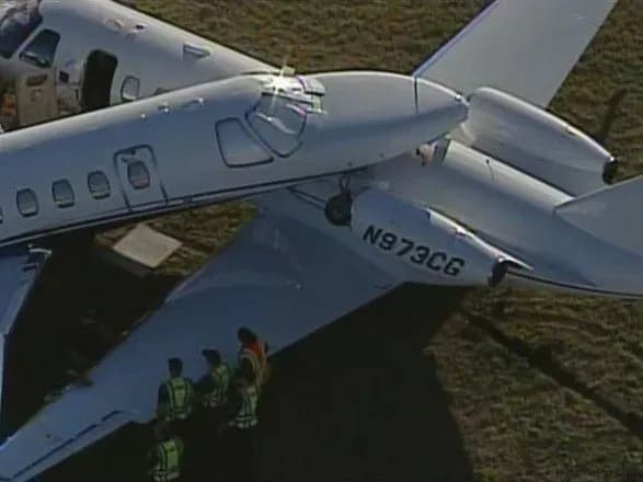 v-ssha-zitknulisya-dva-pasazhirski-litaki