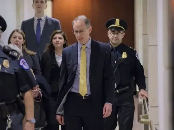 visokopostavleniy-spivrobitnik-bilogo-domu-dav-svidchennya-v-kongresi