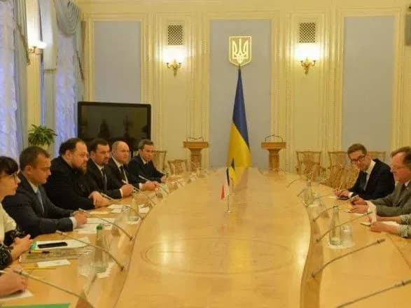 stefanchuk-obgovoriv-z-golovnim-auditorom-chekhiyi-pitannya-kontrolyu-byudzhetnikh-koshtiv